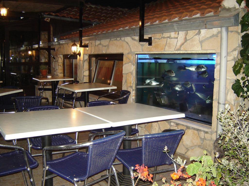 Apartments "Villa Mungos" Sobra Bagian luar foto