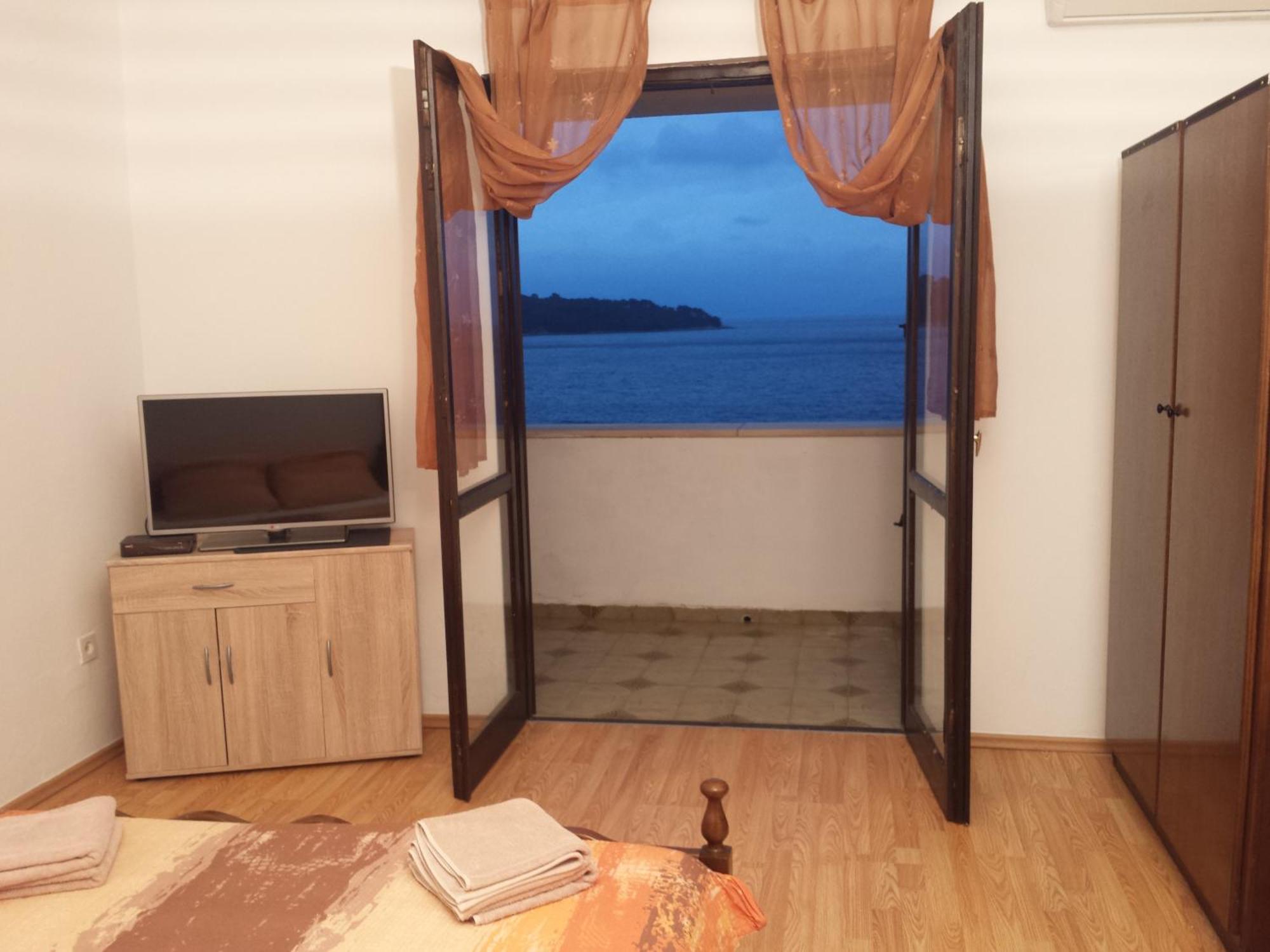 Apartments "Villa Mungos" Sobra Bagian luar foto