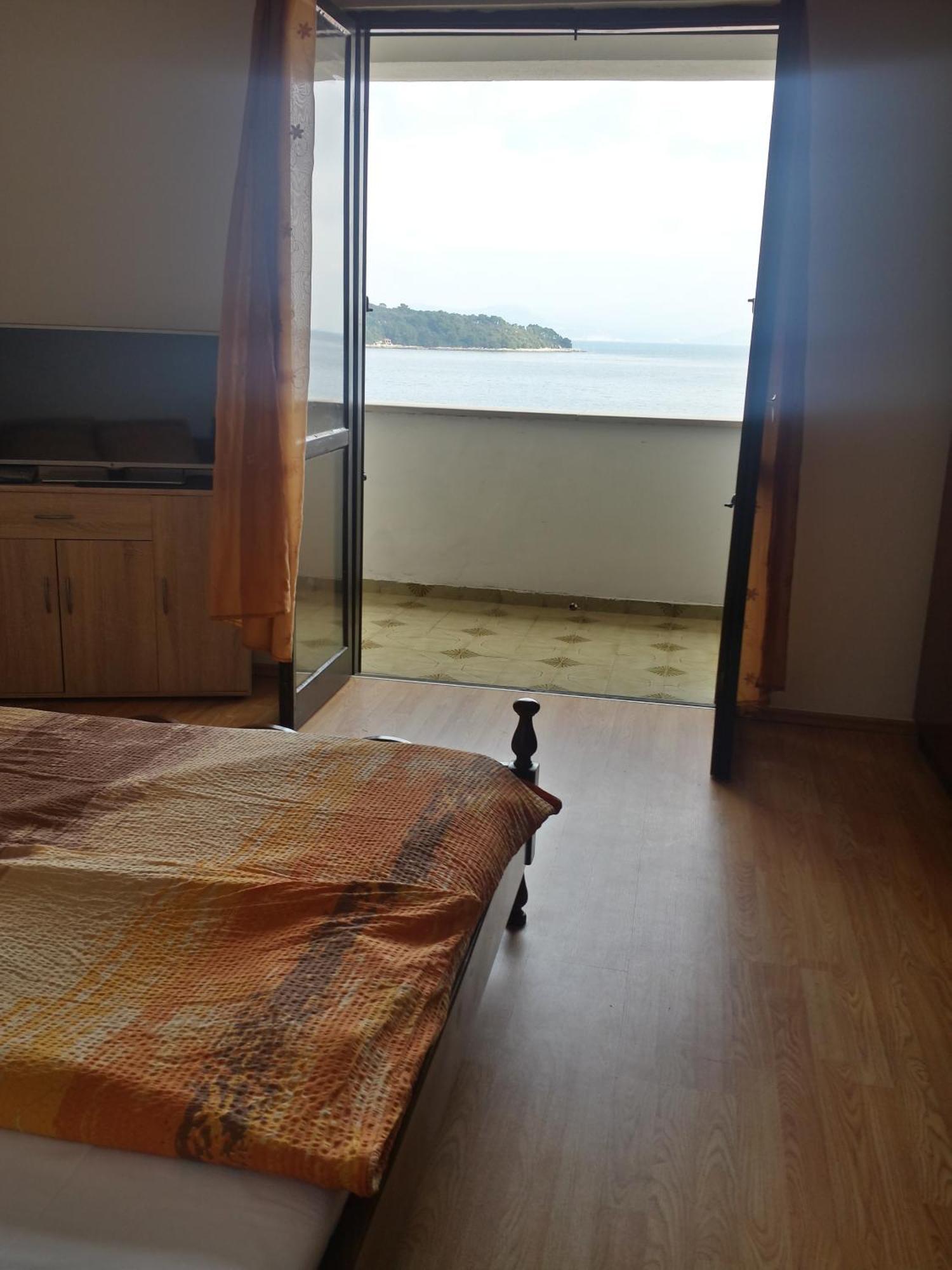 Apartments "Villa Mungos" Sobra Bagian luar foto