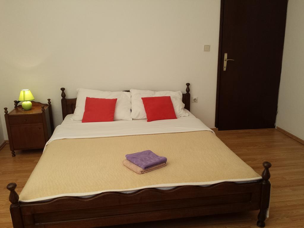 Apartments "Villa Mungos" Sobra Bagian luar foto