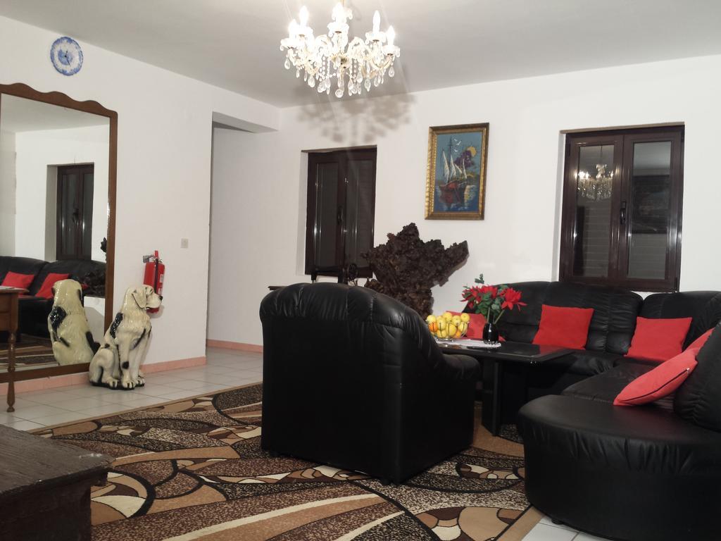 Apartments "Villa Mungos" Sobra Bagian luar foto