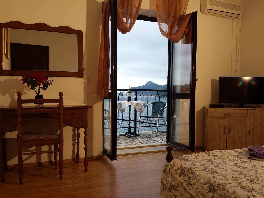 Apartments "Villa Mungos" Sobra Bagian luar foto