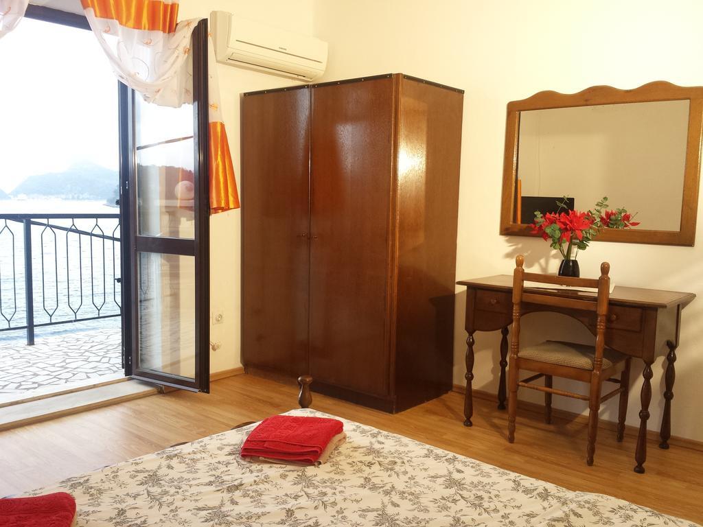 Apartments "Villa Mungos" Sobra Bagian luar foto