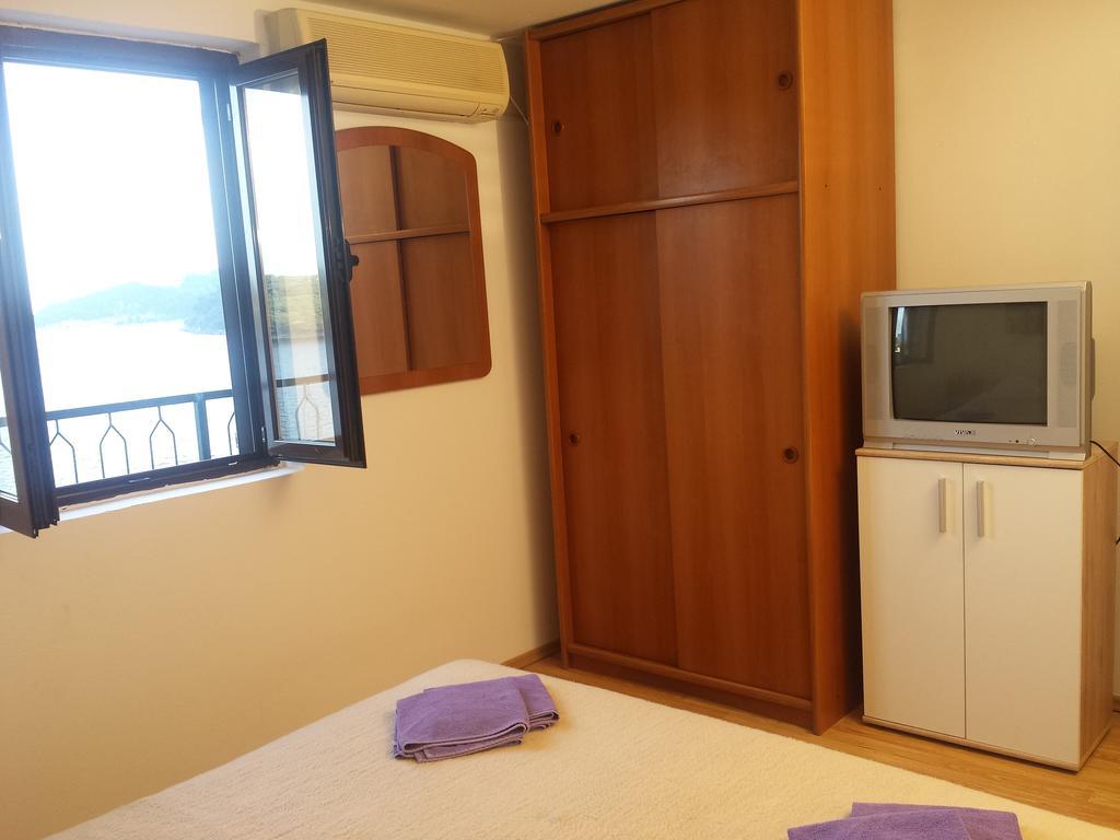 Apartments "Villa Mungos" Sobra Bagian luar foto