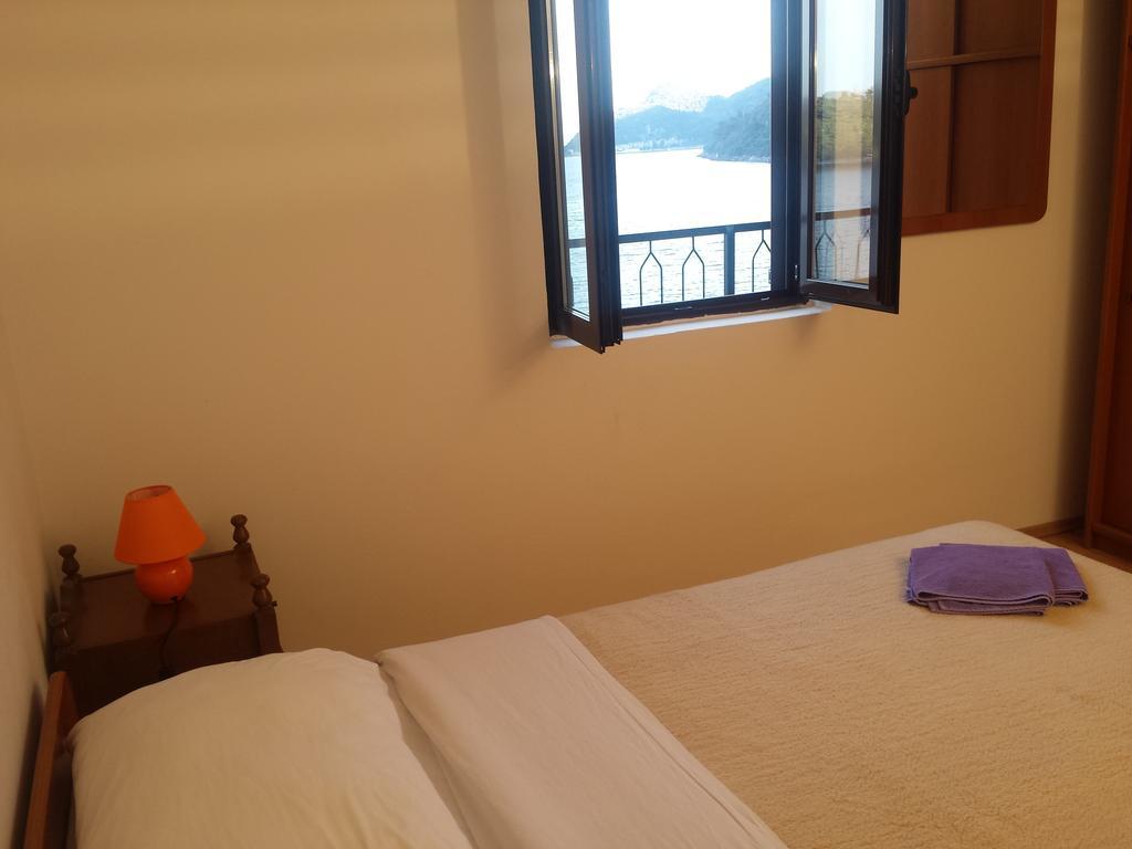 Apartments "Villa Mungos" Sobra Bagian luar foto