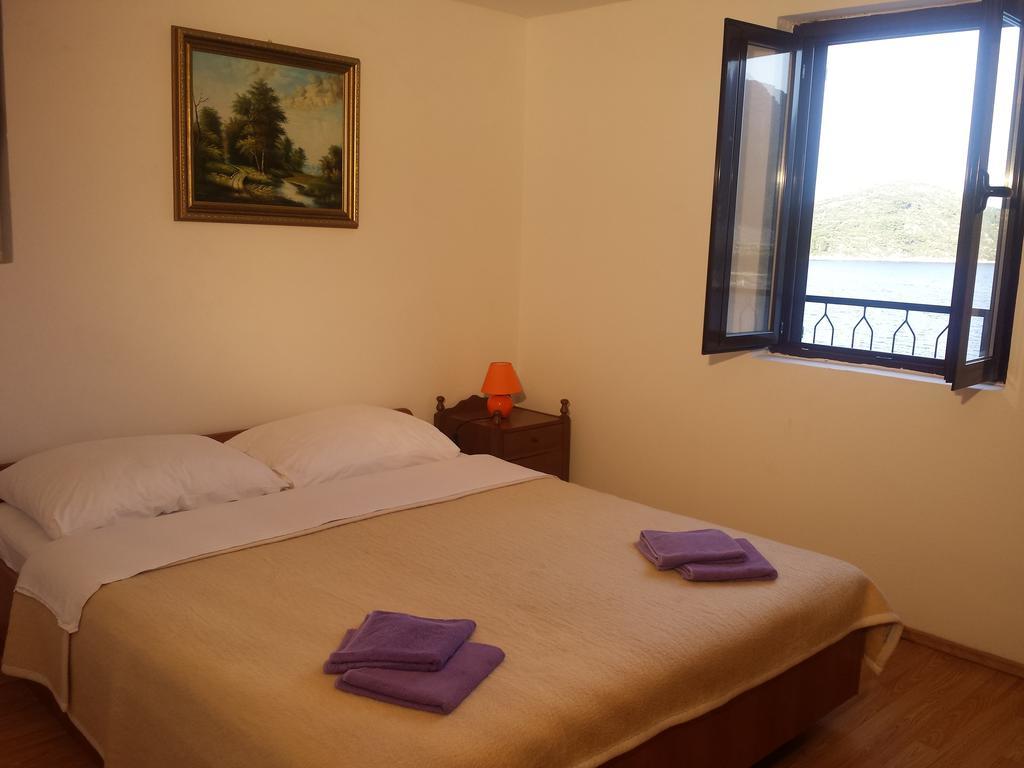 Apartments "Villa Mungos" Sobra Bagian luar foto
