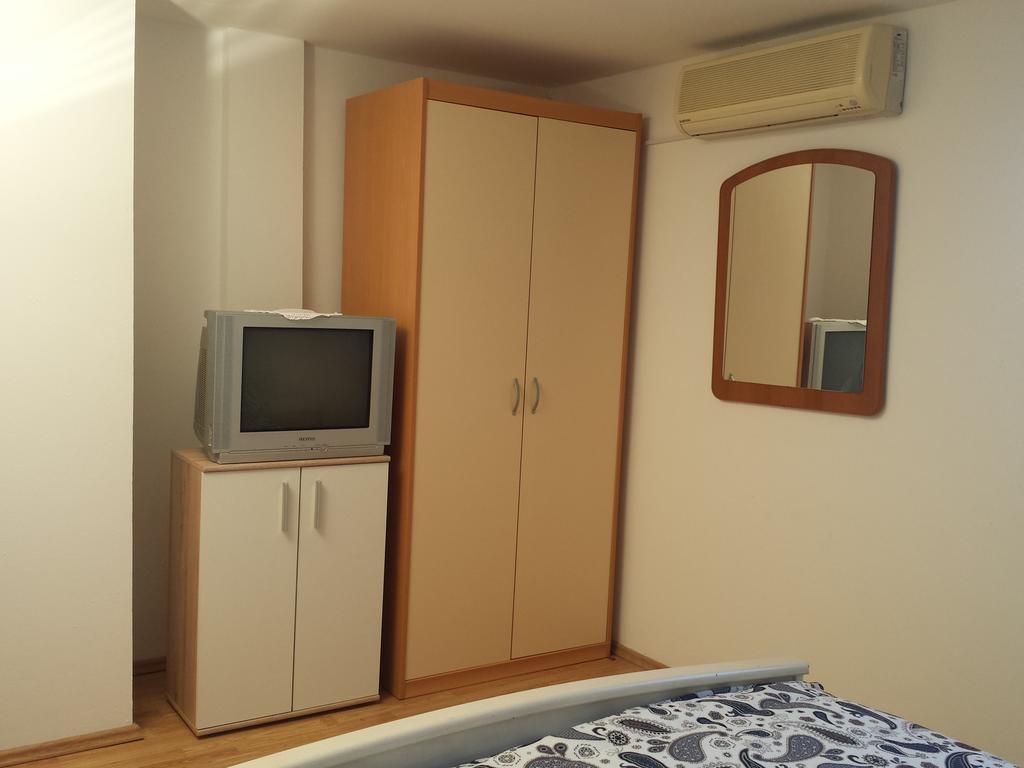 Apartments "Villa Mungos" Sobra Bagian luar foto