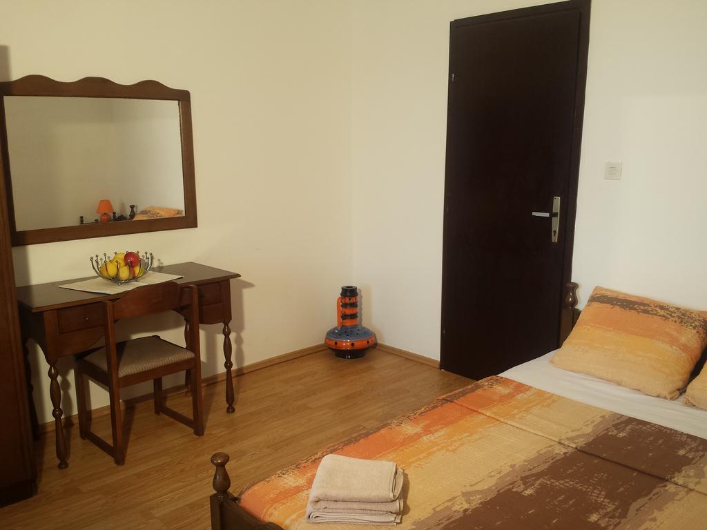 Apartments "Villa Mungos" Sobra Bagian luar foto