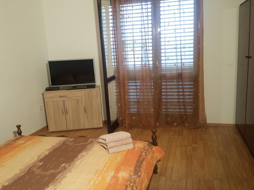 Apartments "Villa Mungos" Sobra Bagian luar foto