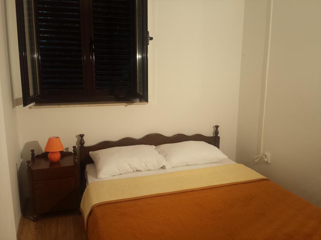 Apartments "Villa Mungos" Sobra Bagian luar foto