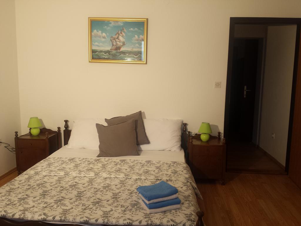 Apartments "Villa Mungos" Sobra Bagian luar foto