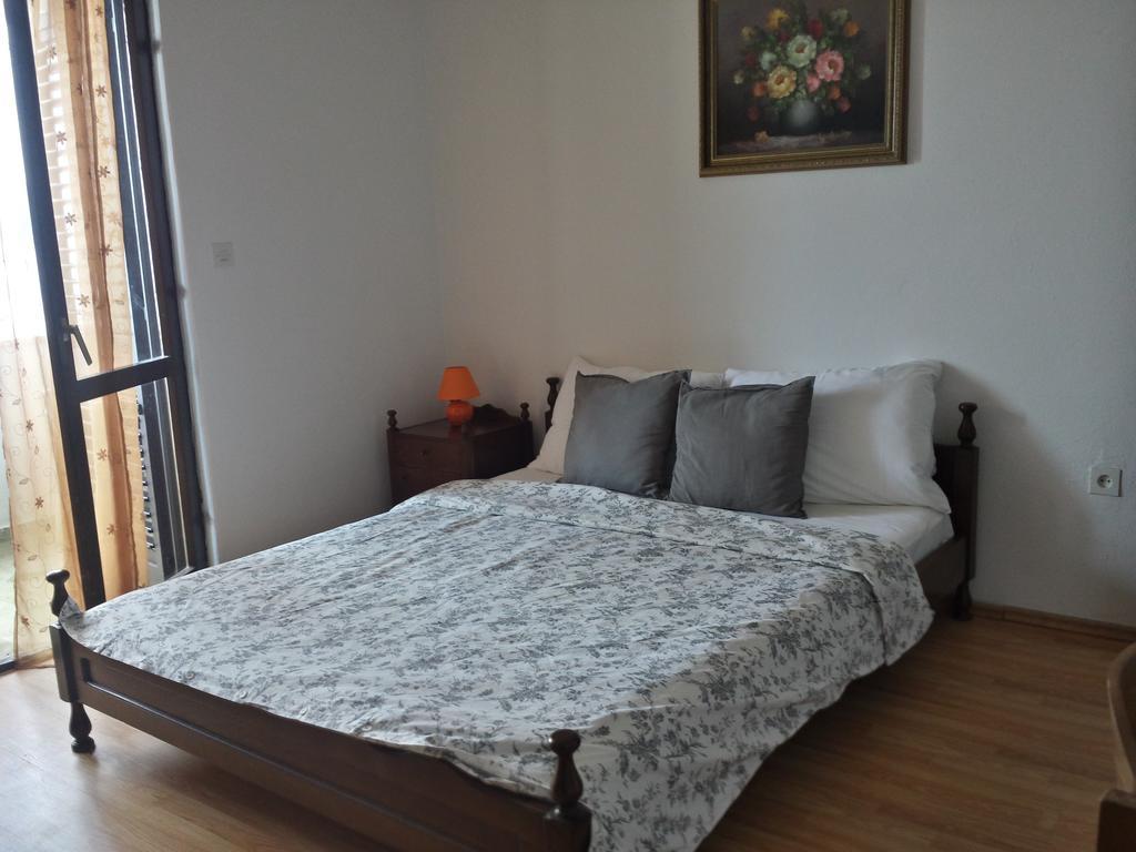 Apartments "Villa Mungos" Sobra Bagian luar foto