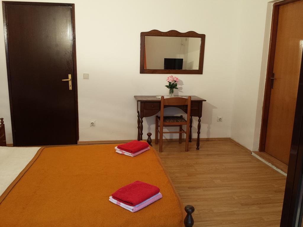 Apartments "Villa Mungos" Sobra Bagian luar foto