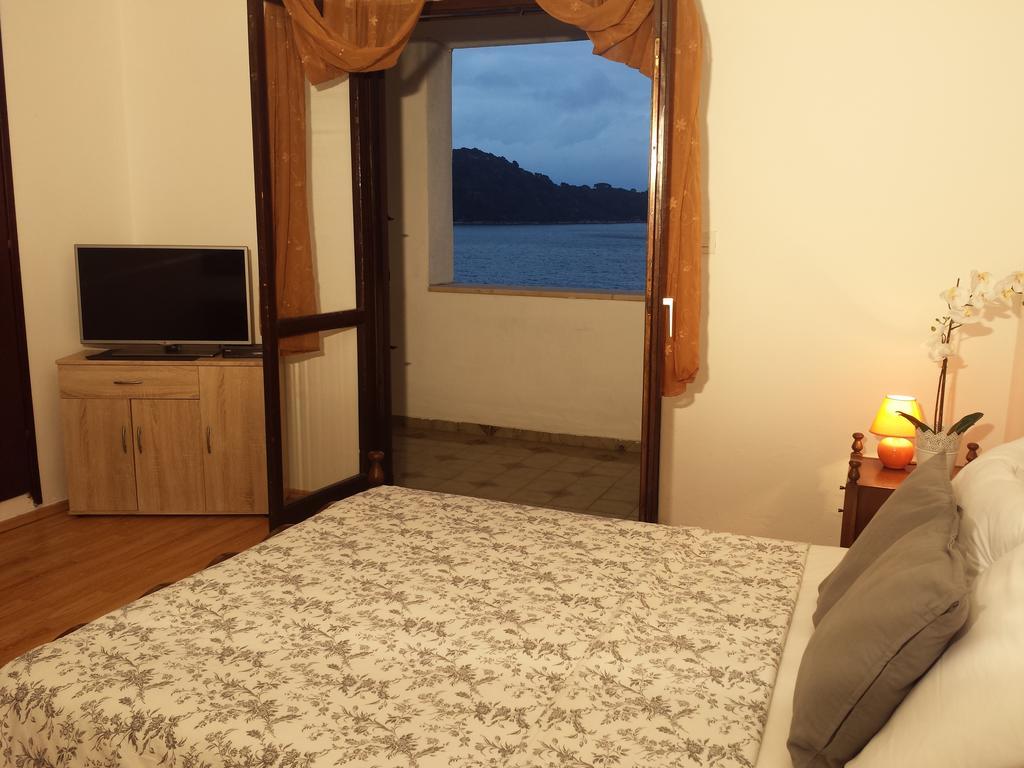 Apartments "Villa Mungos" Sobra Bagian luar foto