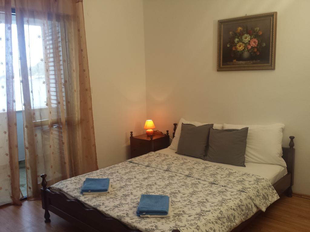 Apartments "Villa Mungos" Sobra Bagian luar foto