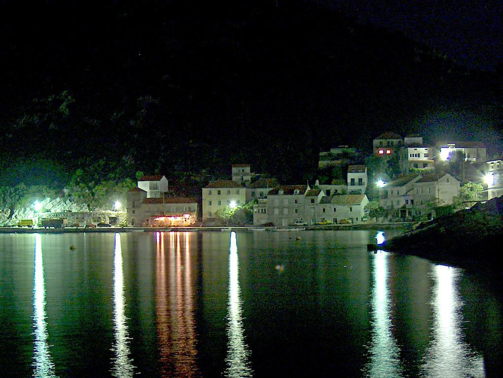 Apartments "Villa Mungos" Sobra Bagian luar foto